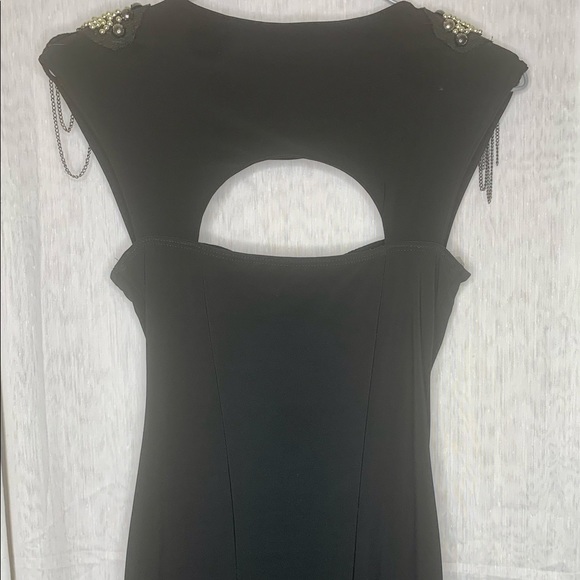 Beautiful Black Dress. - Picture 3 of 3